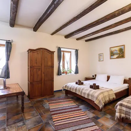 Garibaldi - Total Шале Банско